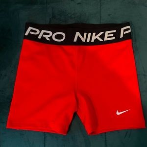 BRAND NEW KIDS NIKE PROS!! Size Large.